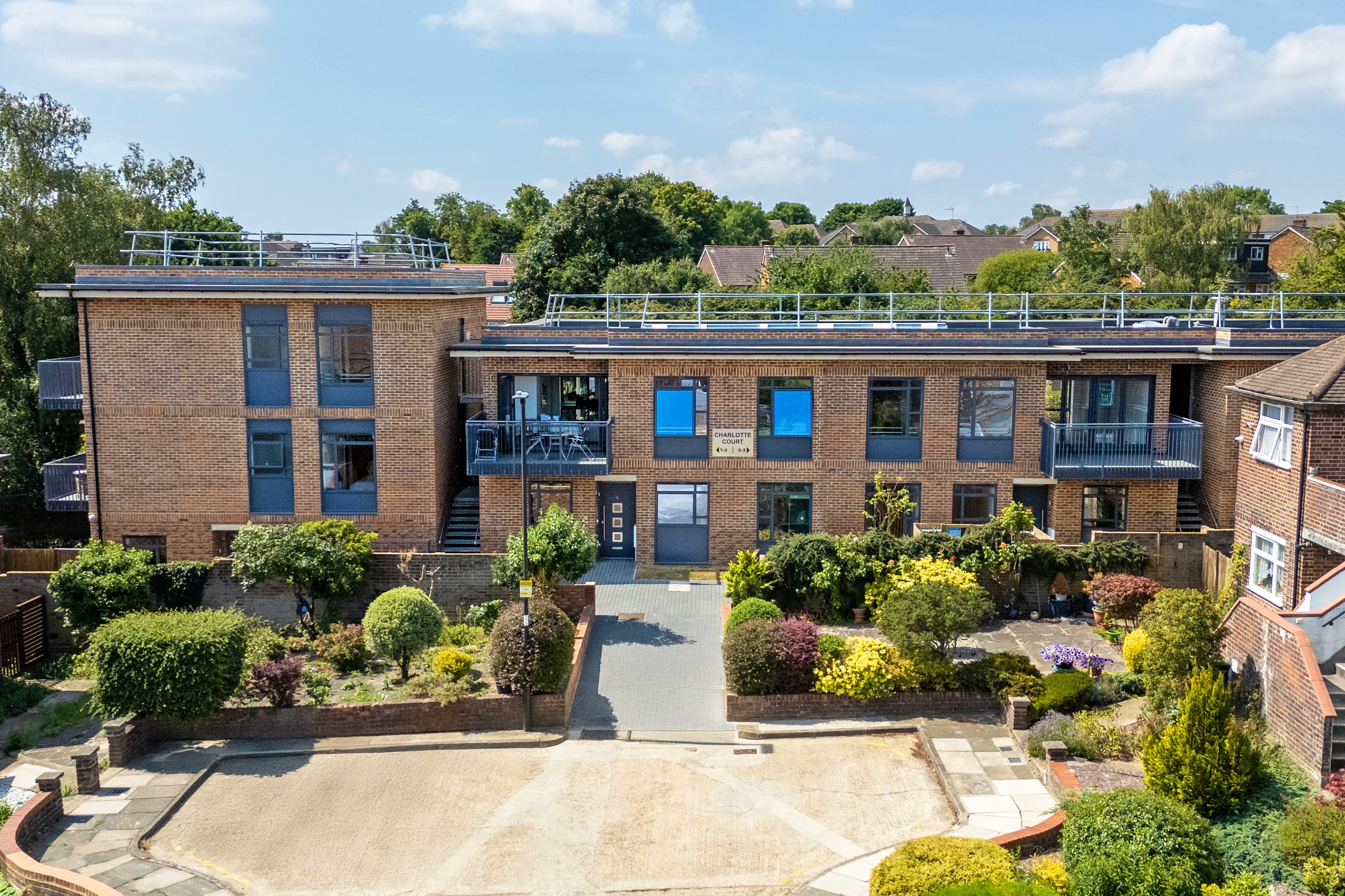 Charlotte Court, Oakwood