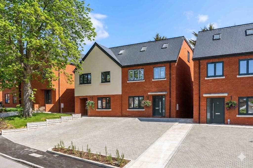 Ridgemount Gardens, Enfield, EN2 8QL